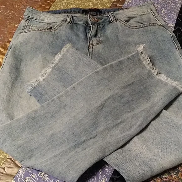 Refuge Distressed Ankle Jeans Sz 4 - Picture 7 of 7